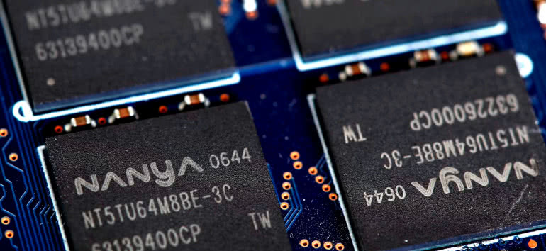 Budowa fabryki chipów DRAM opóźniona o 6 miesięcy 