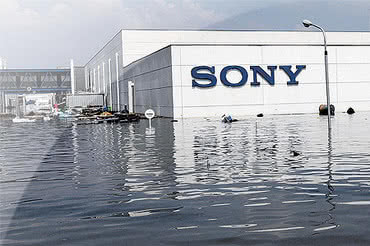 Powódź w Tajlandii zniszczyła fabryki Nikona, Canona i Sony 