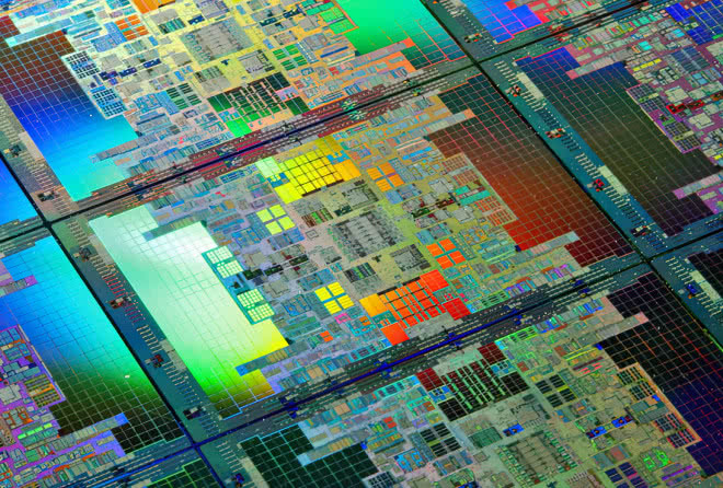 Intel w pościgu technologicznym - ma pokonać rywali w 2025 roku