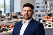 Złącza przemysłowe i energoelektroniczne: miniwywiad - Wiktor Wrąbel, Heilind Electronics Europe