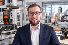 Złącza przemysłowe i energoelektroniczne: miniwywiad - Karol Lenkiewicz, igus