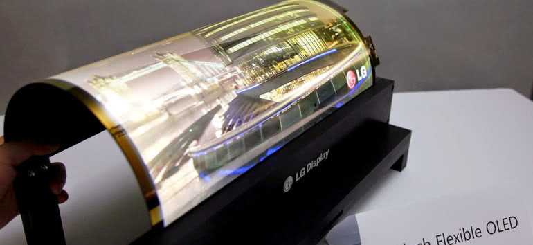 Rynek wyświetlaczy OLED powoli odchodzi od podłoży szklanych 