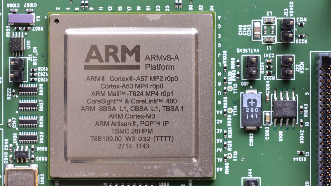 Apple zatrudnia projektanta procesorów ARM