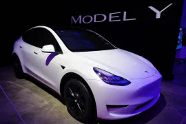 Tesla coraz większą konkurencją dla producentów samochodów spalinowych 