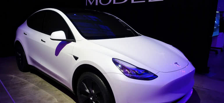 Tesla coraz większą konkurencją dla producentów samochodów spalinowych 