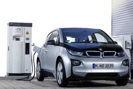 BMW chce sprzedać w 2017 roku 100 tysięcy elektrycznych samochodów 