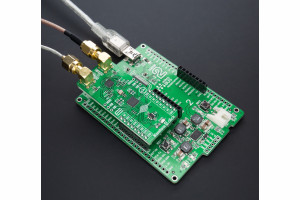 Moduł wielokanałowego generatora sygnałowego/AWG standardu Click w cenie 109 USD