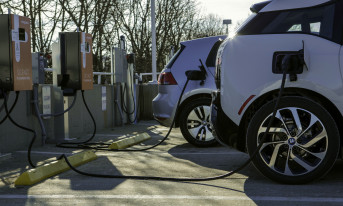 Koncerny BMW, Daimler, Ford i Volkswagen utworzą sieć punktów ładowania pojazdów elektrycznych