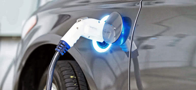 Wartość rynku wyposażenia zasilającego pojazdy elektryczne przekroczyła 14 miliardów dolarów 