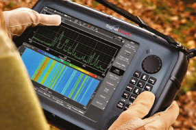 Analizator sygnałów i lokalizator emisji RF