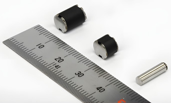 Liniowe silniki wibracyjne o średnicy od 3 mm