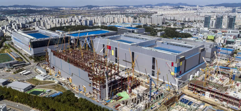 Samsung ogłasza gotowość do produkcji w procesie 5 nm EUV 