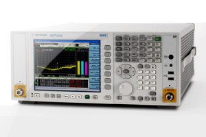 Odbiornik EMI 20Hz - 26,5 GHz o czułości -163 dBM @ 1 GHz
