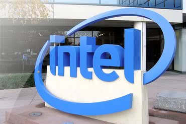 Intel z lekkim spadkiem w ostatnim kwartale 