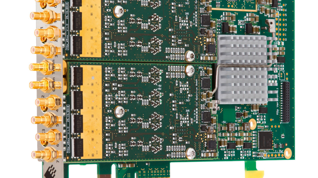 16-bitowe 8-kanałowe generatory AWG na szynę PCIe
