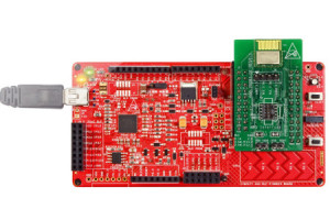 Certyfikowany moduł Bluetooth Smart 11 x 11 x 1,8 mm z programowalnym blokiem analogowym