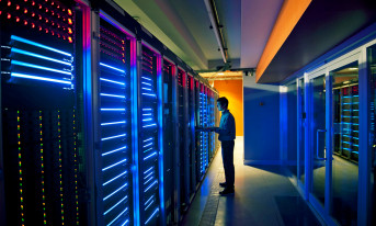 Schneider Electric rozszerza partnerstwo z Compass Datacenters