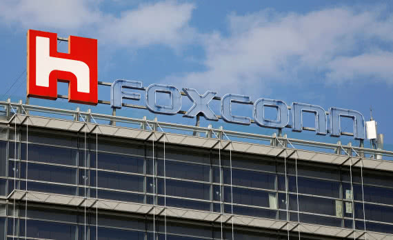 Marcowa sprzedaż Foxconna mniejsza o 7,7% 