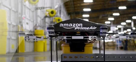 Przesyłki z Amazona będą dostarczać drony 
