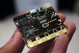 Komputerki BBC micro:bit otwierają drogę nowemu pokoleniu programistów 