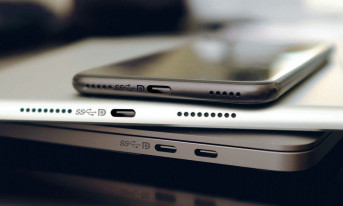 Implementacja złącza interfejsu USB typu C w akumulatorach litowo-jonowych