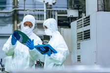 Kryzys na Bliskim Wschodzie zagraża produkcji układów scalonych. Widmo niedoborów helu i bromu