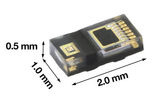 Czujnik zbliżeniowy o wymiarach 2 x 1 x 0,5 mm i poborze prądu 5 µA