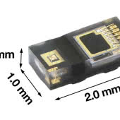 Czujnik zbliżeniowy o wymiarach 2 x 1 x 0,5 mm i poborze prądu 5 µA