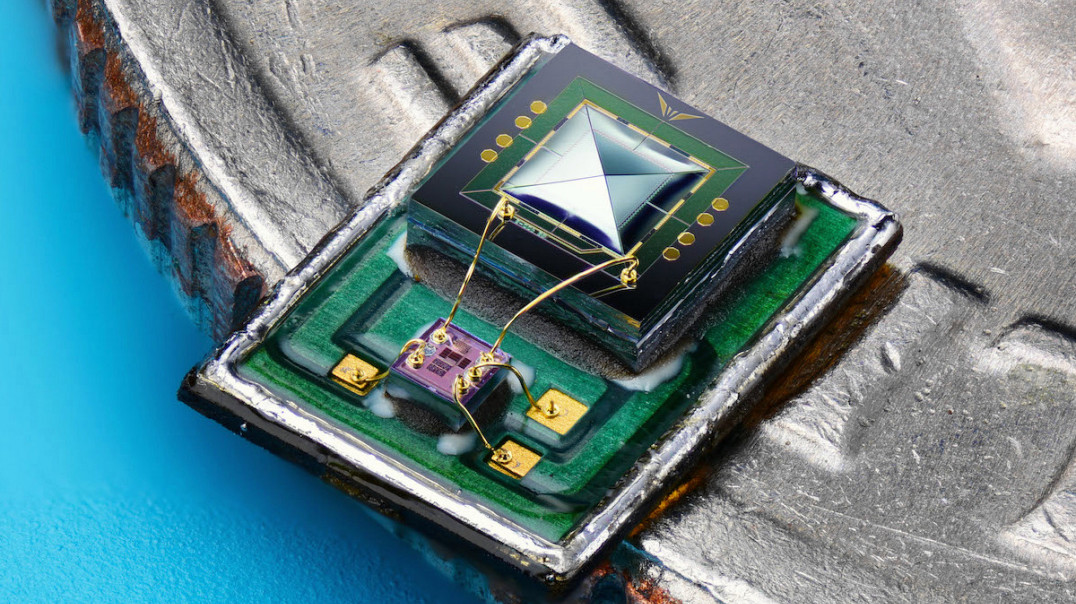 Amazon zainwestował w Vespera, producenta piezoelektrycznych mikrofonów MEMS