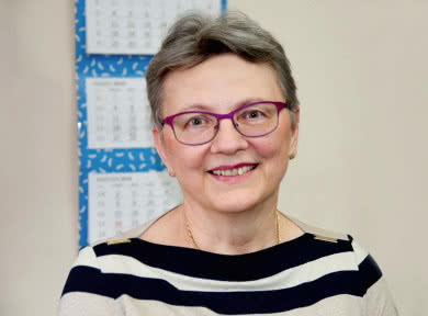 Specjalizujemy się w ekspresowych usługach wykonywania średnich i małych serii płytek drukowanych, mówi Barbara Macura z firmy Elpin-PCB