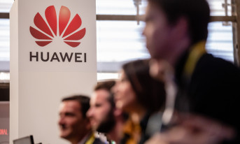 Huawei zwalnia w USA 600 specjalistów R&D