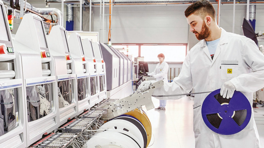 Produkcja urządzeń elektronicznych coraz bardziej kompleksowa